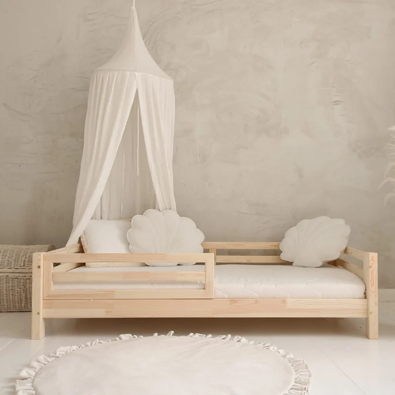 Lit simple en bois avec barrière • Alma