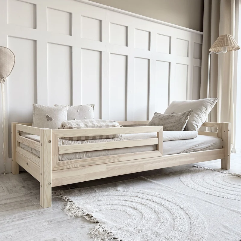 Lit simple en bois avec barrière • Alma