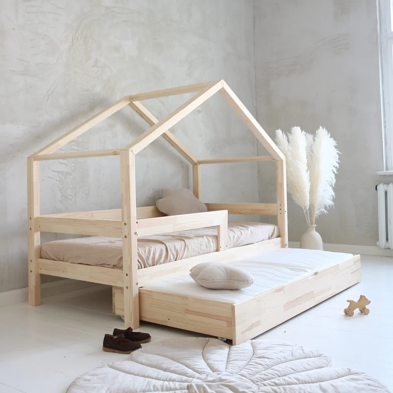 Lit cabane en bois avec tiroir, toit pointu • Ariane