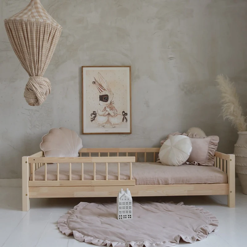Lit simple en bois avec barrière • Maja