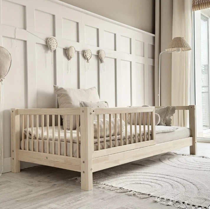 Lit simple en bois avec barrières • Milas