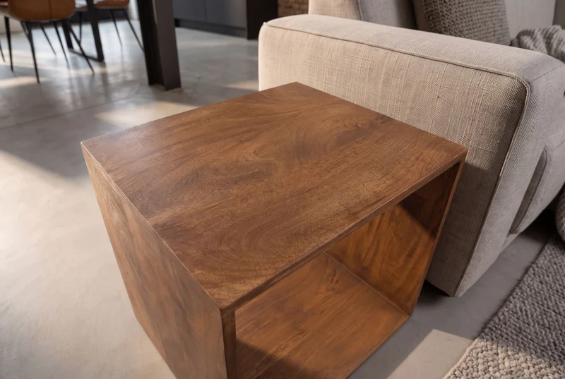 Table d’appoint massive MAKASSAR 45cm étagère de chevet en bois de manguier marron finition miel