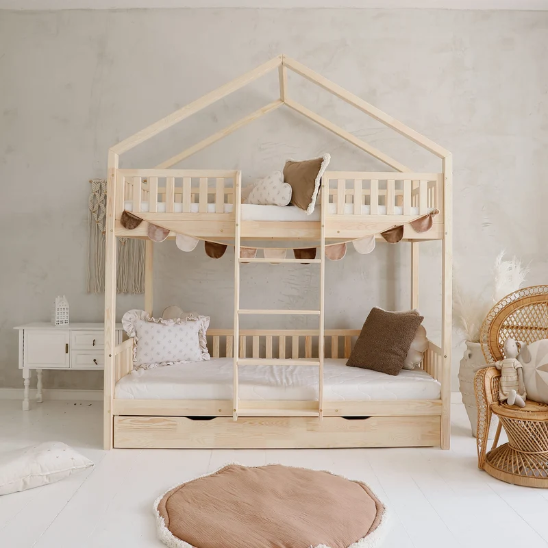 Lit cabane superposé 90x190cm en bois avec tiroir, toit pointu et échelle centrale • Nohr