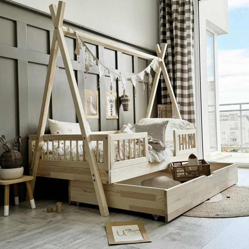 Lit simple tipi en bois avec barrière et tiroir, entrée centrale • Milie