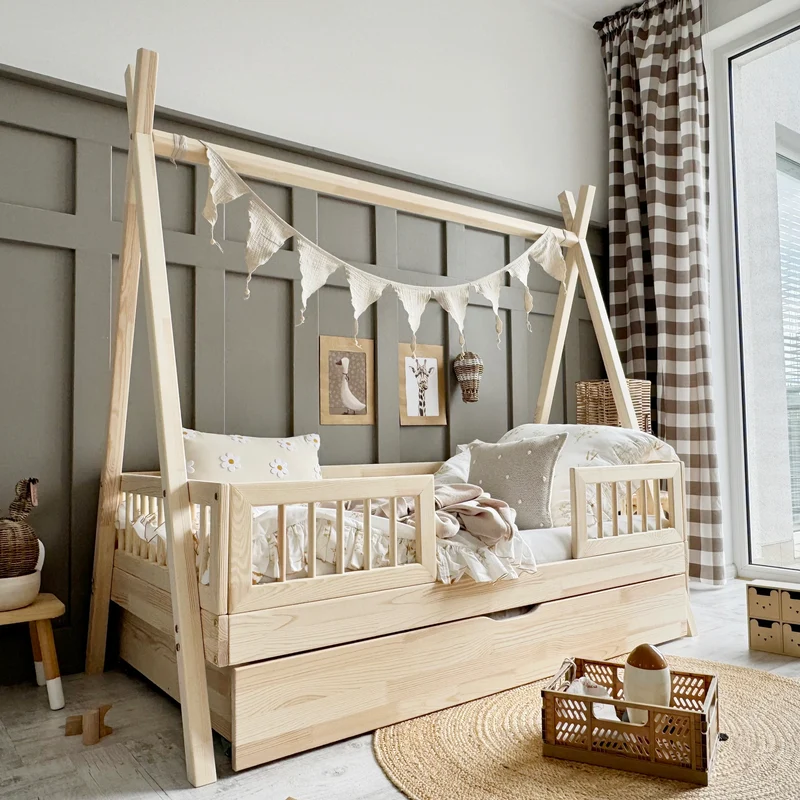 Lit simple tipi en bois avec barrière et tiroir, entrée centrale • Milie