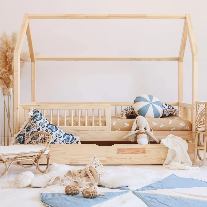 Lit cabane en bois avec tiroir, toit horizontal • Milie