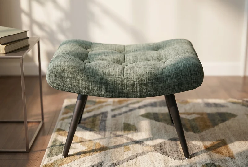 Tabouret moderne SCANDINAVIA chenille verte Cremona pieds en métal repose-pieds