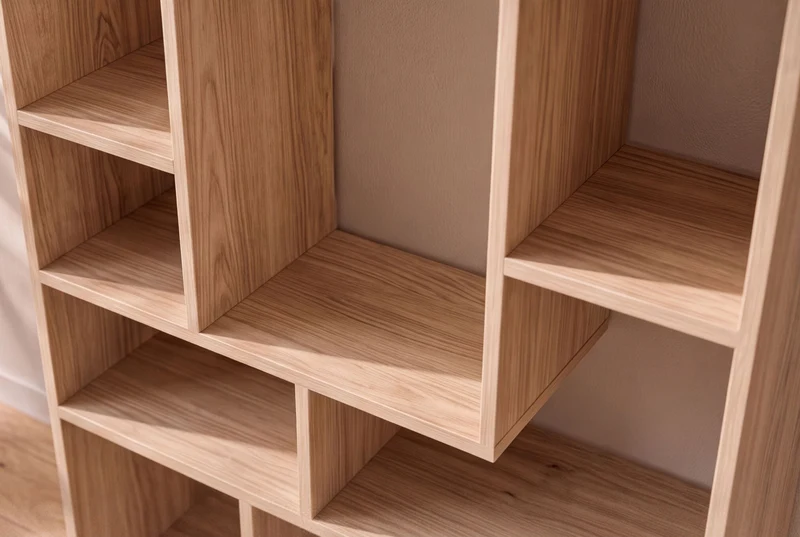 Bibliothèque massive CUBUS 180cm en manguier naturel finition crème onze compartiments