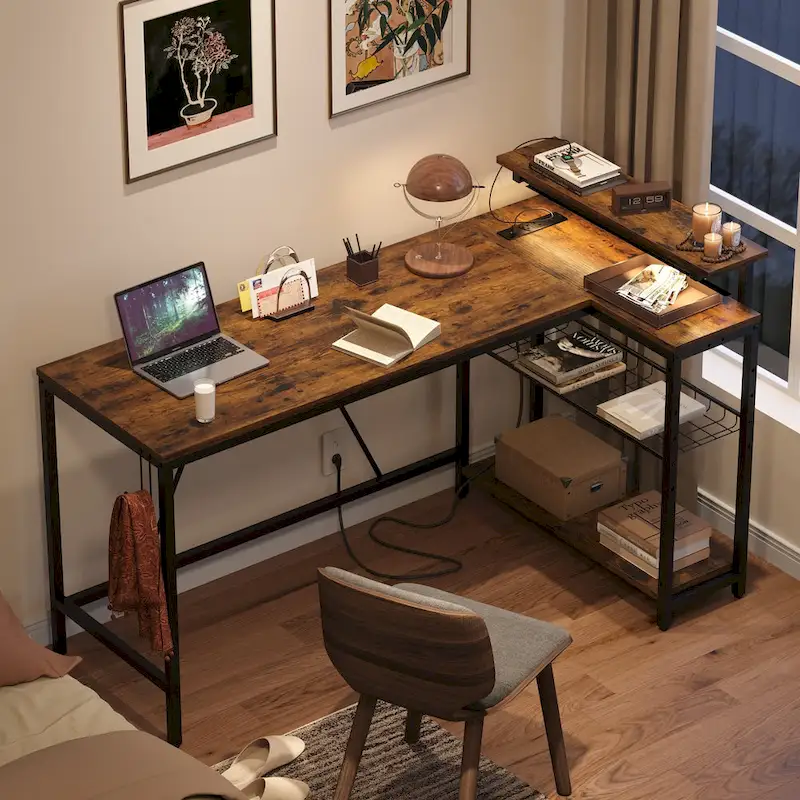 Bureau d'angle réversible LED avec prises de courant intégrées, support d'écran et grille de rangement