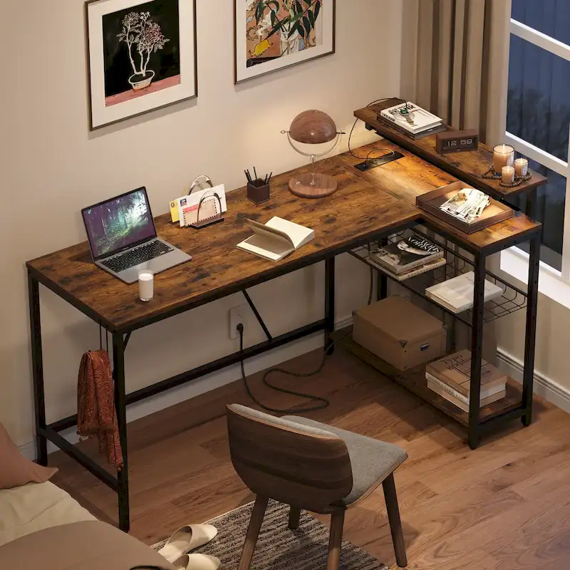 Bureau d'angle réversible LED avec prises de courant intégrées, support d'écran et grille de rangement
