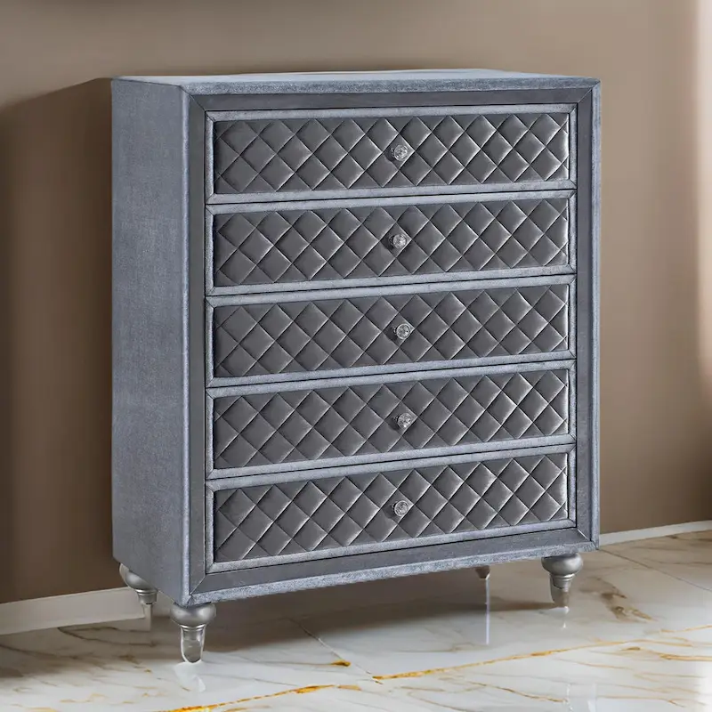 Commode 5 tiroirs de 49 pouces avec velours gris, poignées en cristal et plateau en verre