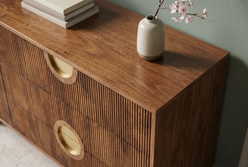 Buffet massif MADISON 180cm en manguier marron avec tiroirs et façade structurée