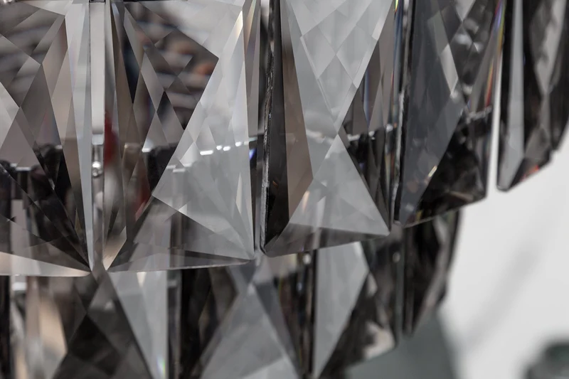 Lustre extravagant KRISTALL 50cm gris noble avec prismes de verre