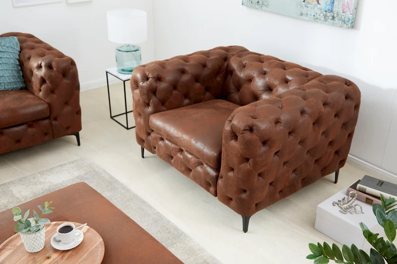 Fauteuil Chesterfield design MODERNE BAROQUE 120cm microfibre marron antique avec âme à ressorts