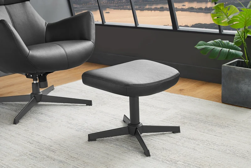 Fauteuil pivotant VOGUE noir cuir synthétique pieds métalliques avec accoudoir