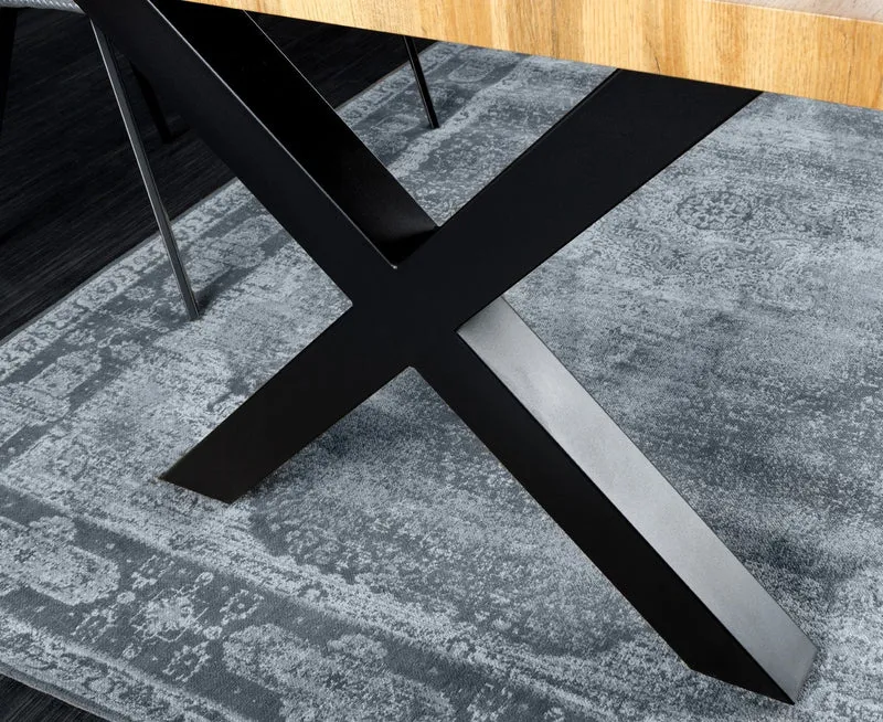 Table à manger industrielle WILD 160 cm design chêne sauvage marron bord d'arbre cadre en X noir
