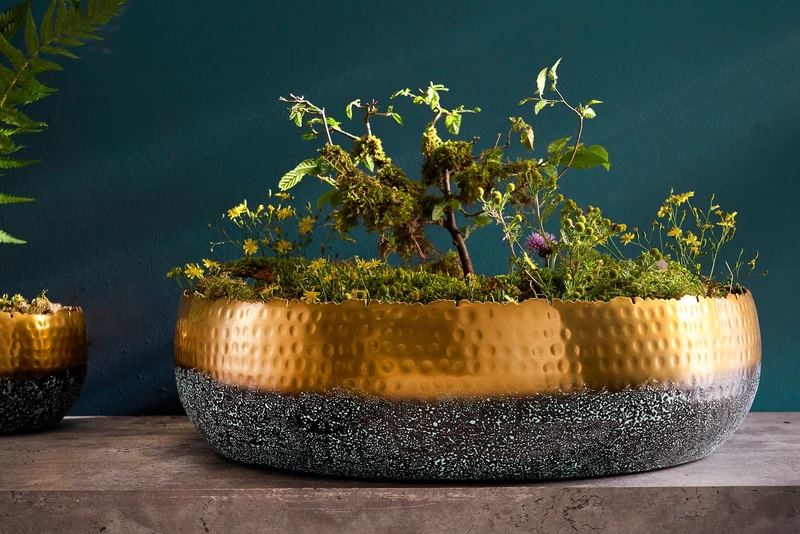 Bol décoratif artisanal ORIENT 52 cm doré avec patine au design classique martelé