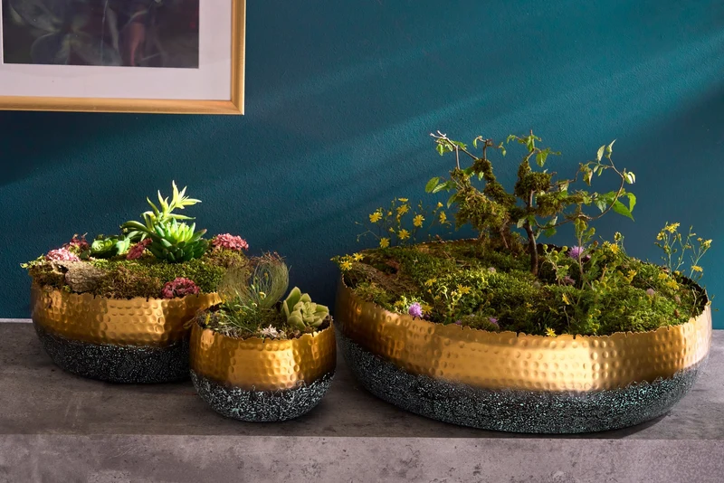 Bol décoratif artisanal ORIENT 52 cm doré avec patine au design classique martelé