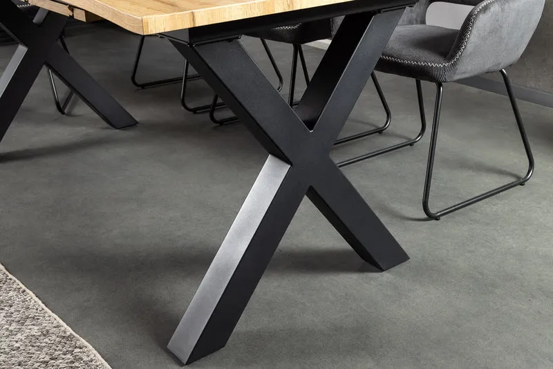 Table à manger extensible WILD 180-220 cm aspect chêne sauvage marron bord d'arbre noir