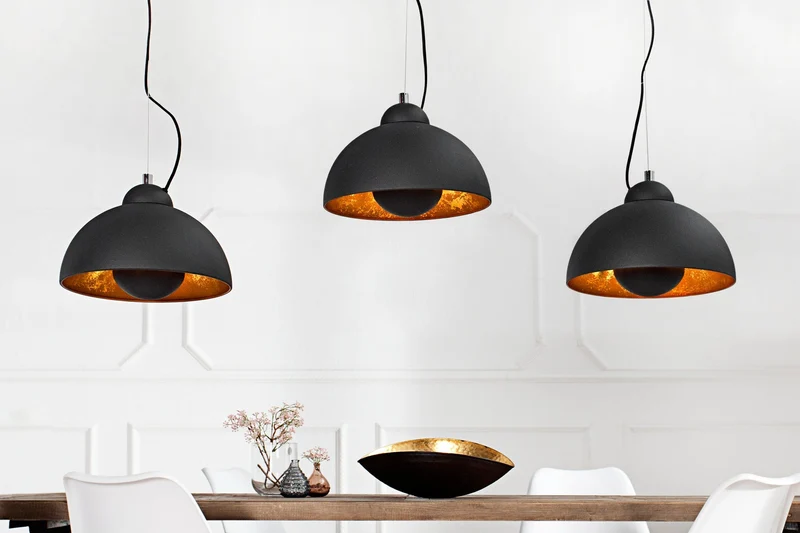 Suspension STUDIO 3 110 cm – aspect feuille d’or noir – trois abat-jour