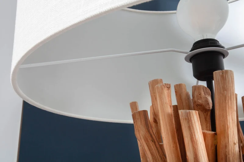 Lampadaire fonctionnel SERVANT 153cm en bois de longane massif avec abat-jour en lin et table