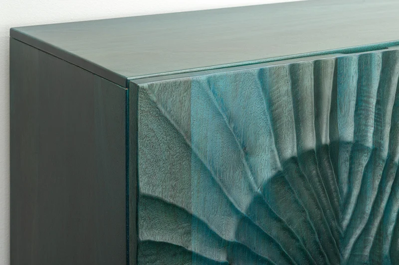 Buffet haut massif SCORPION 120cm en bois de manguier turquoise avec sculptures 3D métal doré