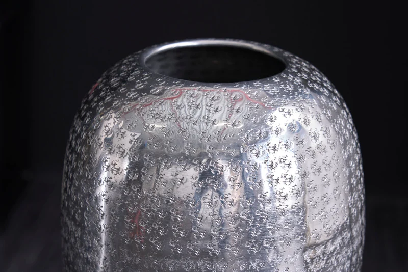 Vase élégant ORIENTAL 50cm argent au design marteau sauvage