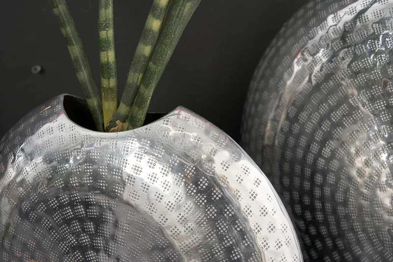 Vases élégants lot de 2 ORIENTAL 44 cm argent au design marteau à grille