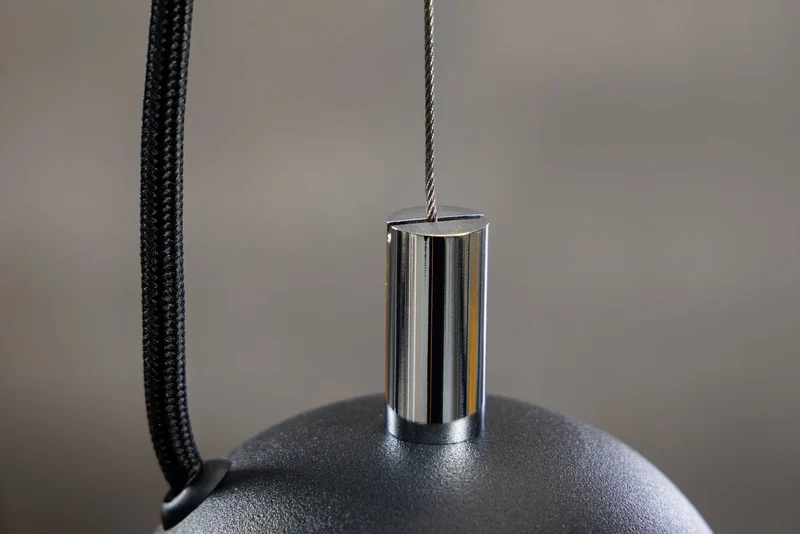 Lampe à suspension industrielle STUDIO 55 cm aspect feuille d’or noir