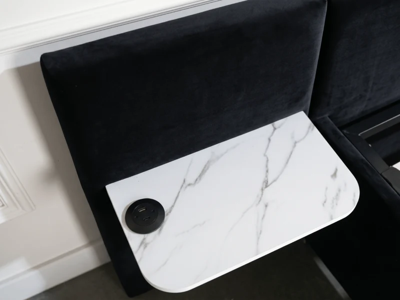 Lit Élysée – CosyPet Edition : tête de lit XXL, coffre, lumières, USB & tables de chevet incluses