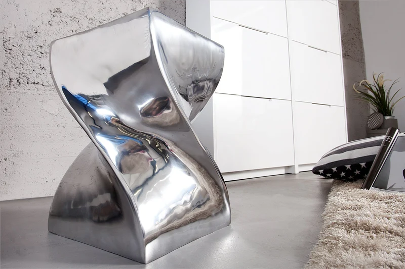 Table d’appoint sculpturale TWIST 45cm tabouret en aluminium poli argent design moderne