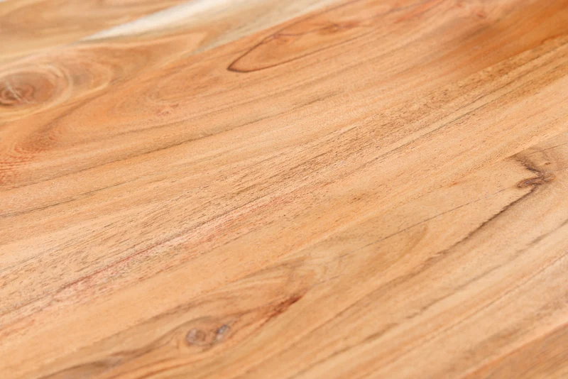 Table basse en bois massif WILD 100cm acacia naturel pieds épingles à cheveux bord d'arbre
