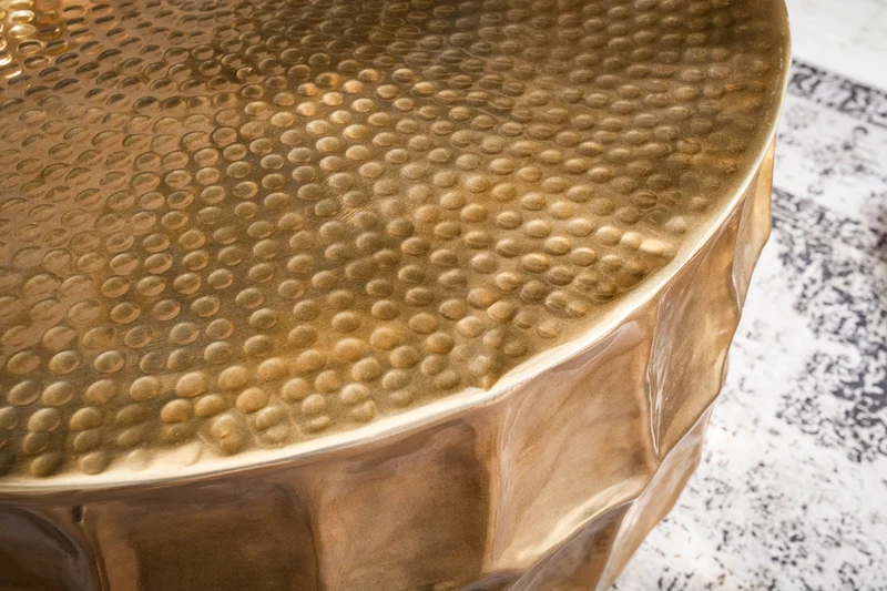 Table basse ronde ORGANIC ORIENT 70cm métal doré martelé design 3D fait main