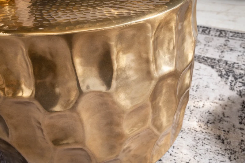 Table basse ronde ORGANIC ORIENT 55cm métal doré martelé design 3D fait main