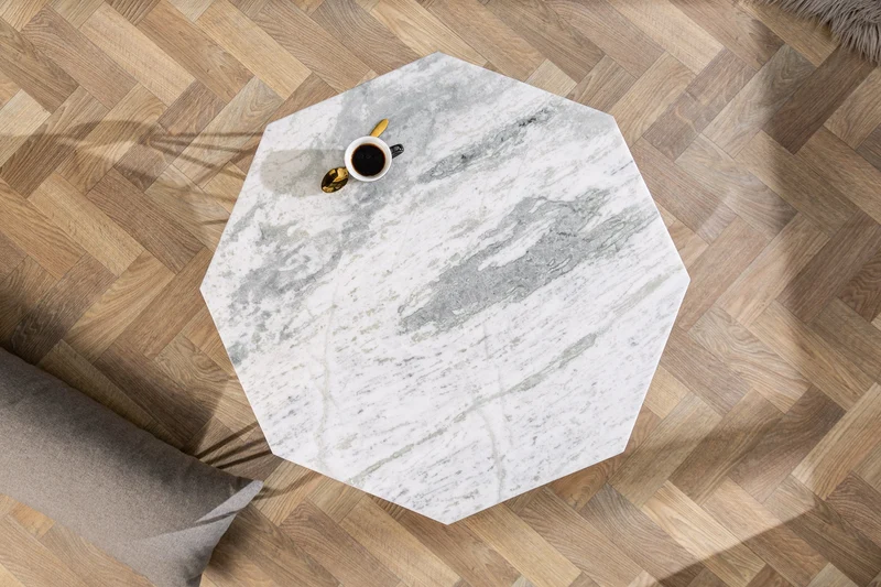 Table basse élégante DIAMOND 70cm en laiton blanc avec plateau en marbre
