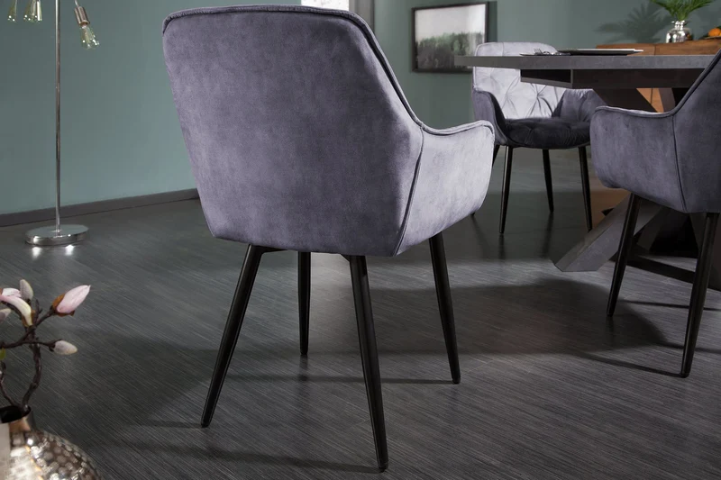 Lot de 2x Chaise design MILANO en velours gris avec accoudoirs matelassés décoratifs et pieds en métal noir rembourrés