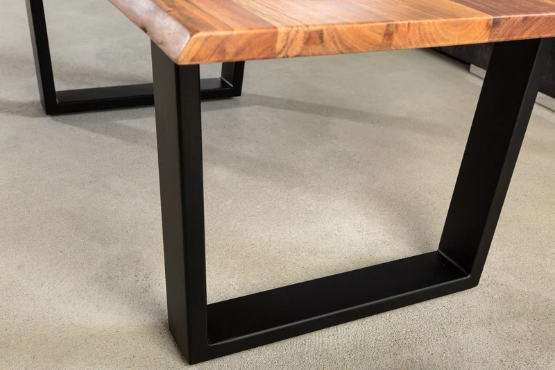 Table basse en bois massif MAMMUT 120 cm acacia naturel structure en V noir plateau 2,5 cm