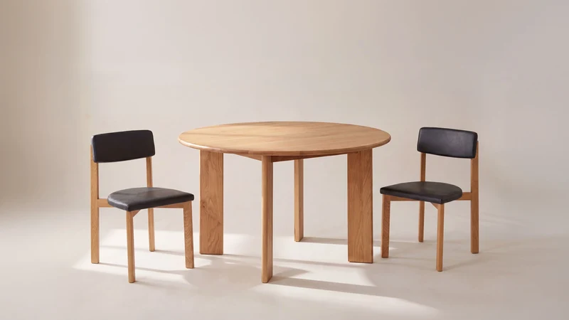 Frame Round Dining Table, Seats 4-5, Oak