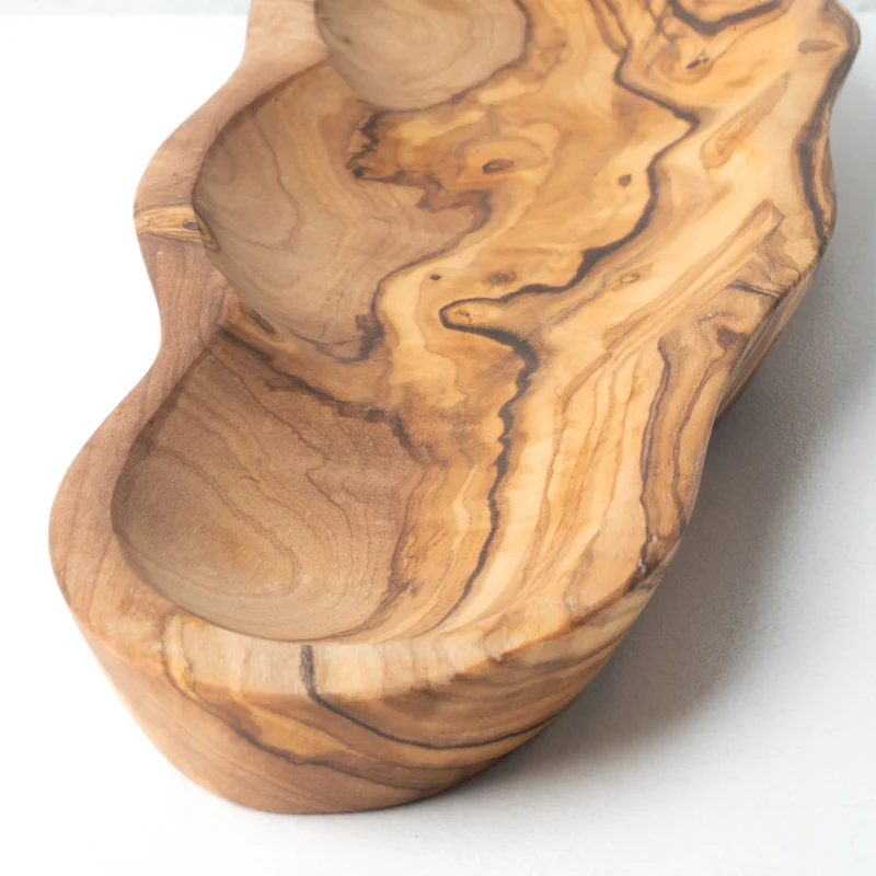 Assiette en Forme de Feuille en Bois d’Olivier Fait Main