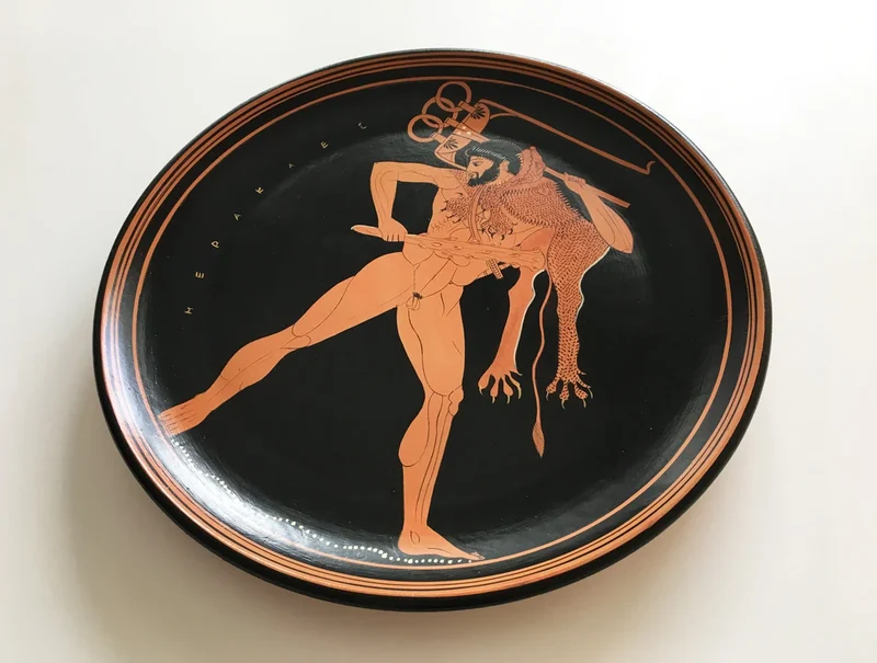 Assiette grecque avec Hercule à figures rouges