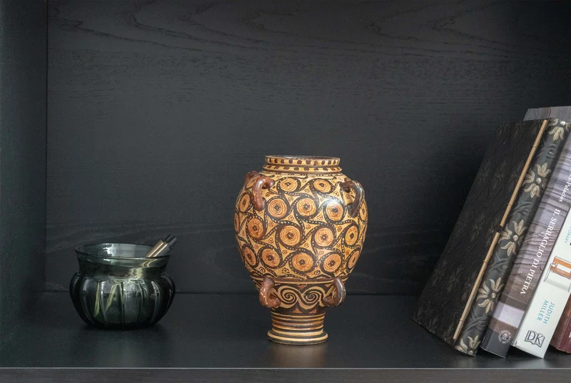 Vase Minoen Grec avec Peinture d'Art Géométrique