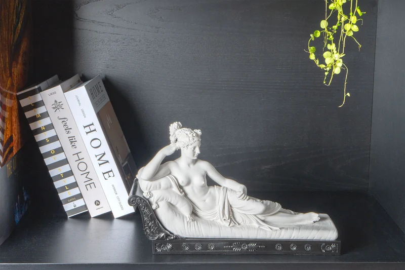 Vénus Victrix (Pauline Bonaparte) – sur socle noir