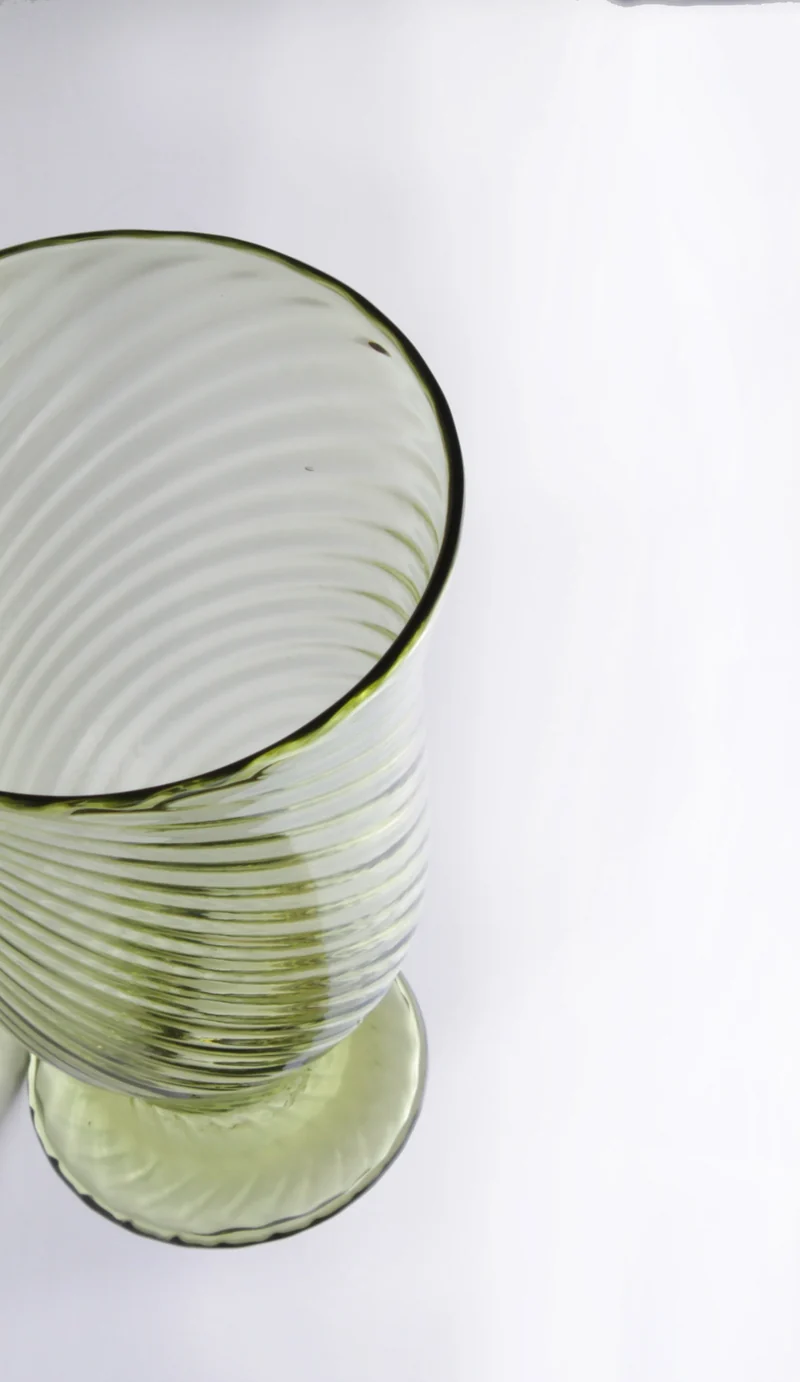 Verre Romain avec Reliefs Linéaires en Paire