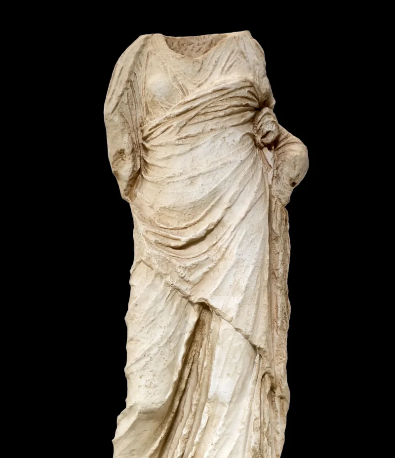 Torse - grande sculpture en marbre blanc