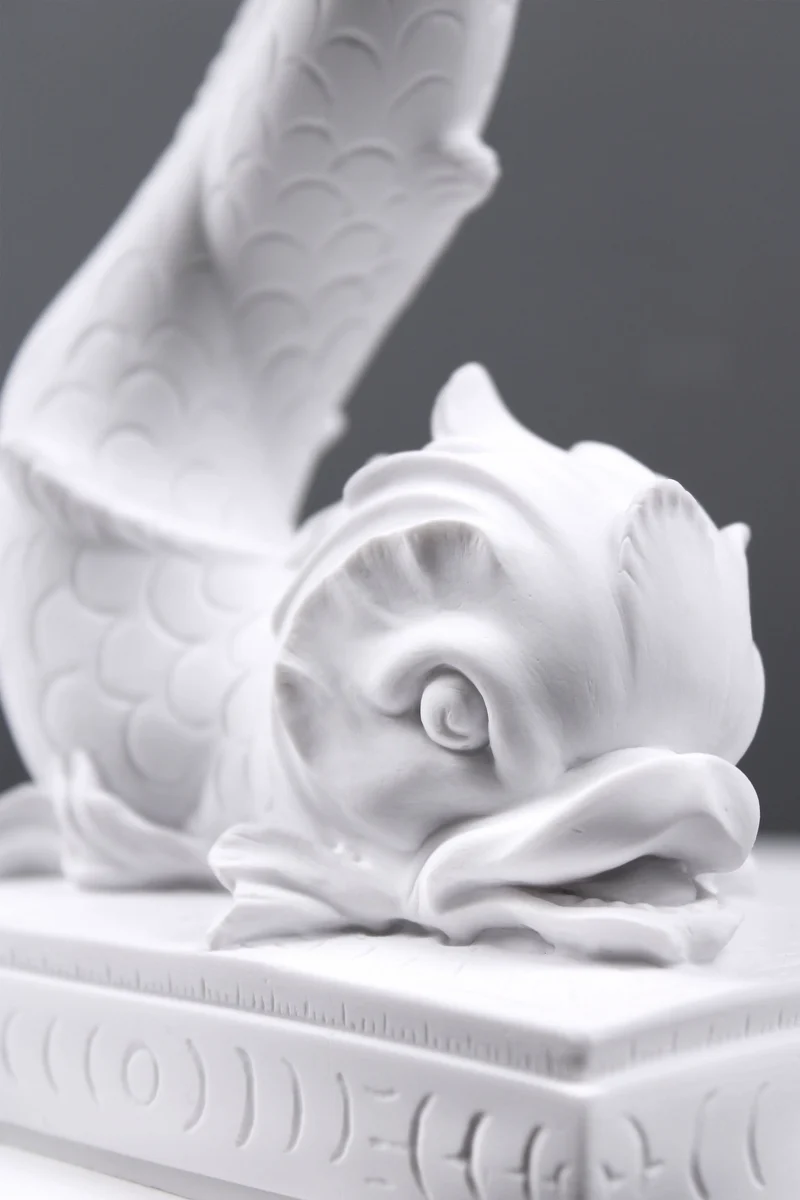 Bougeoir de dauphin classique en paire - sculpture en marbre