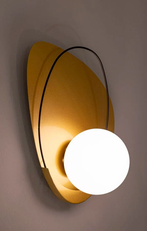 Applique murale dorée et blanche avec motif incurvé – Cirely Modern Design