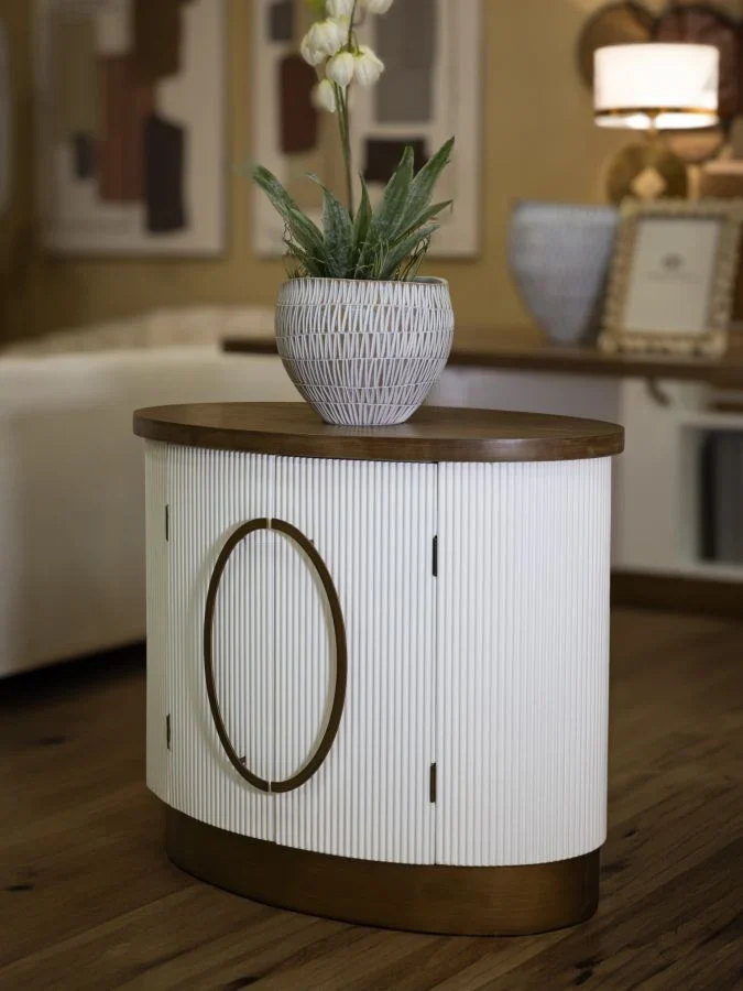 Armoire blanche à 2 portes avec accents en bois – Tolosa Collection