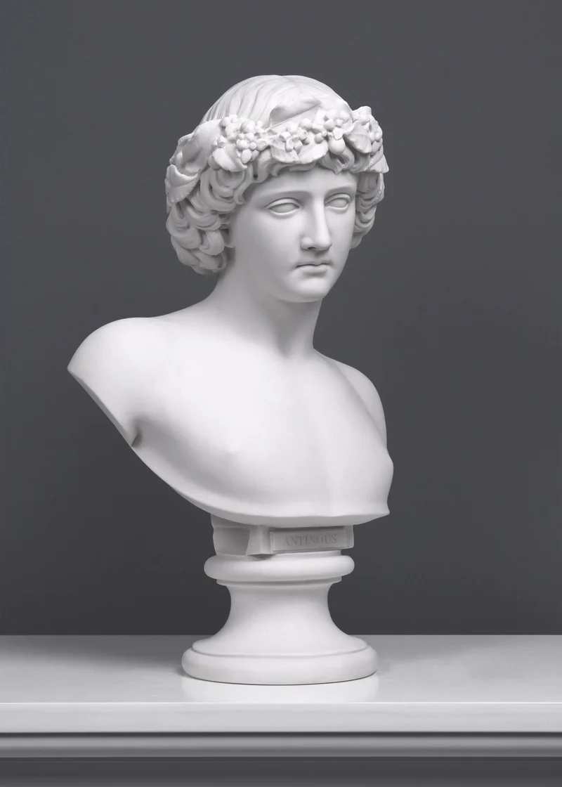 Buste Antinoüs avec Couronne Bachique - sculpture en marbre