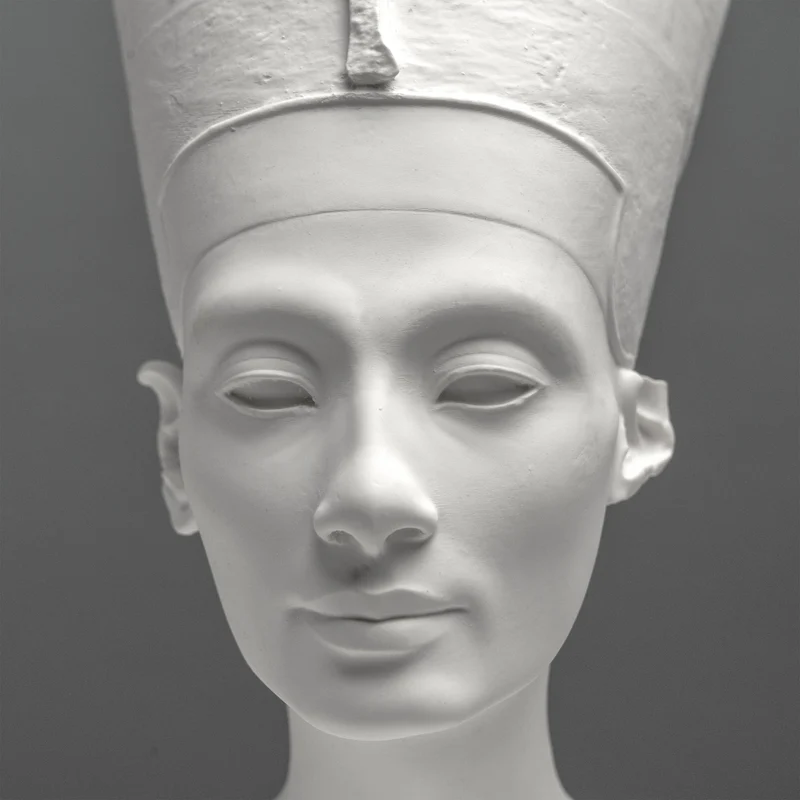 Buste de Néfertiti – Statue Blanche (Musée Égyptien de Berlin)