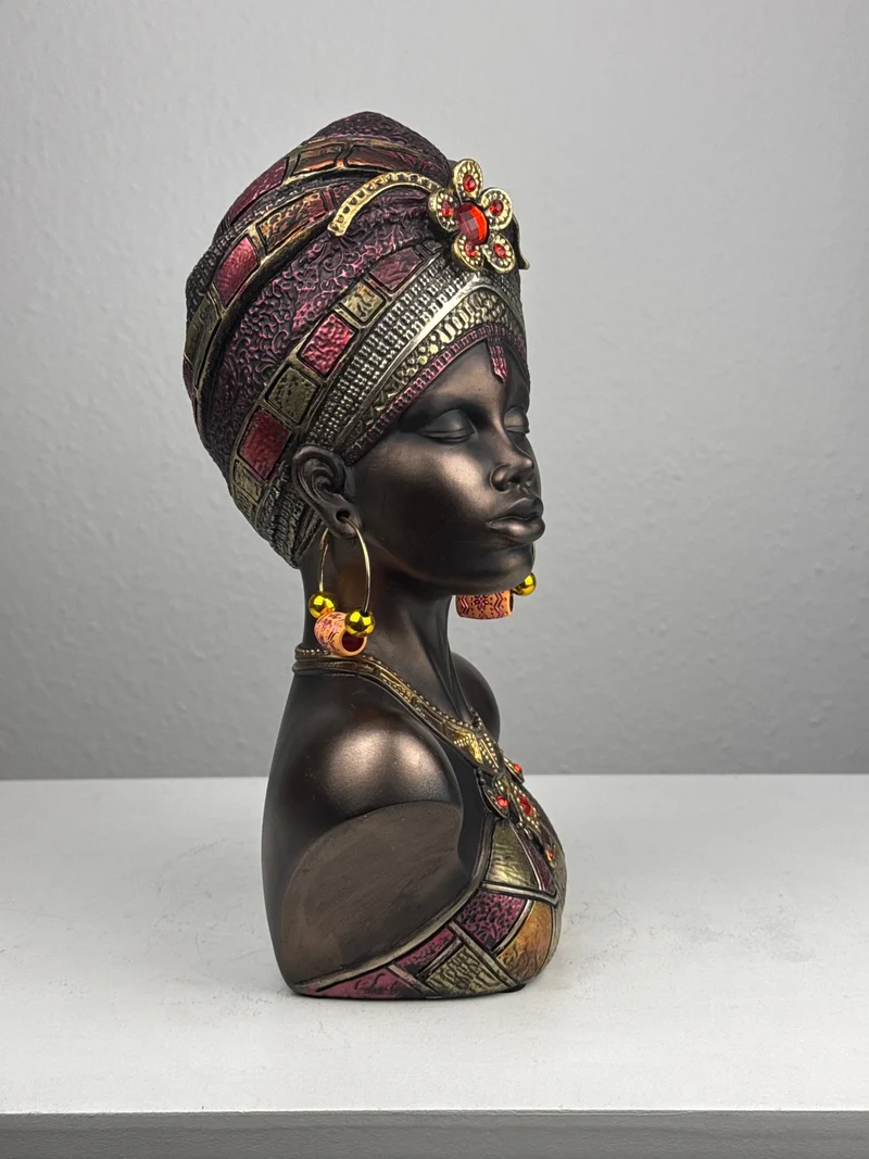 Buste de Reine Africaine avec coiffe et bijoux (Finition bronze)